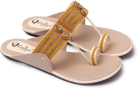 ladies hub Kolhapuri Slipper Women Flats Buy ladies hub - Main Image