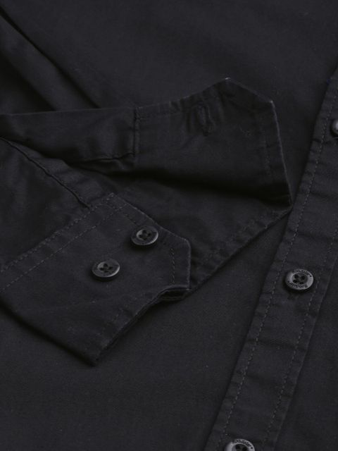 Roadster Men Regular Fit Solid Spread Collar Casual Shirt - Image 7