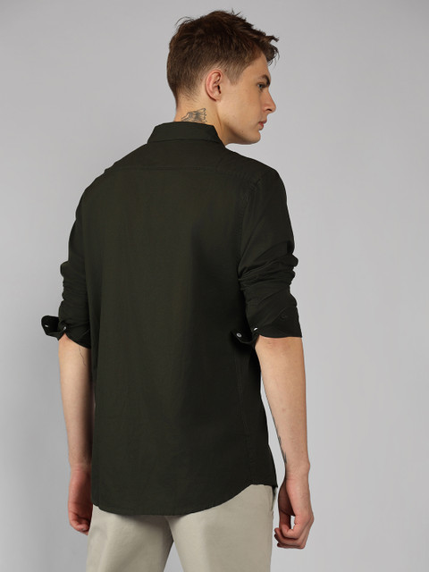 Dennis Lingo Men Solid Casual Green Shirt