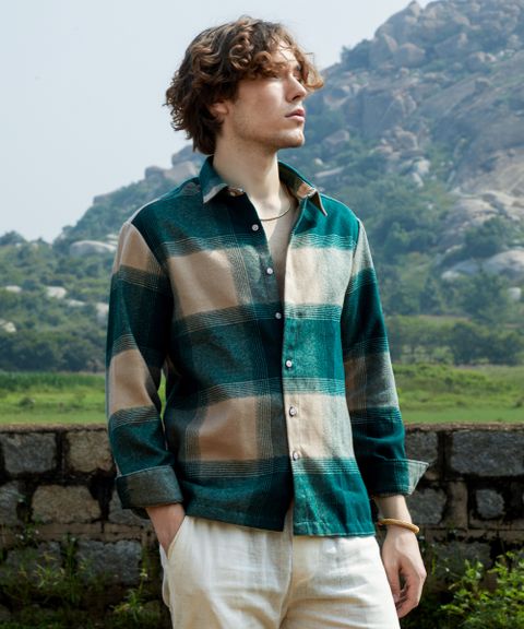 CAHOOT Men Oversized Checkered Spread Collar Casual Shirt - Image 5