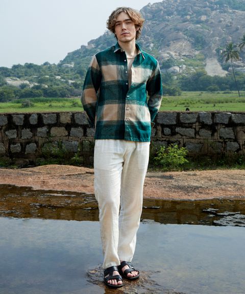 CAHOOT Men Oversized Checkered Spread Collar Casual Shirt - Image 6