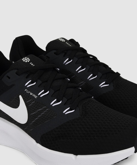 nike running shoes myntra