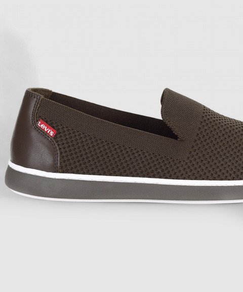 LEVI'S Levi's Mens Brown solid Slip On Sneakers Slip On Sneakers For Men