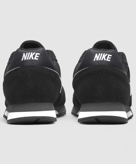 nike md runner shoes