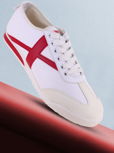 sparx white sneakers flipkart