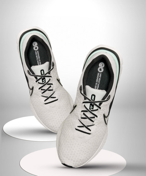 nike react infinity run black and white