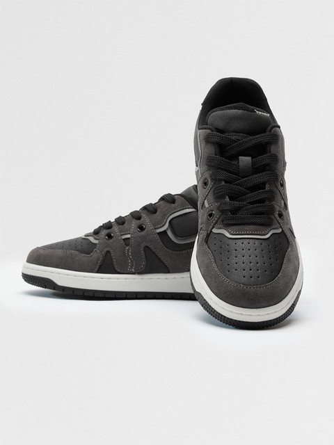 The Souled Store Urban Blaze: Black Sneakers For Men