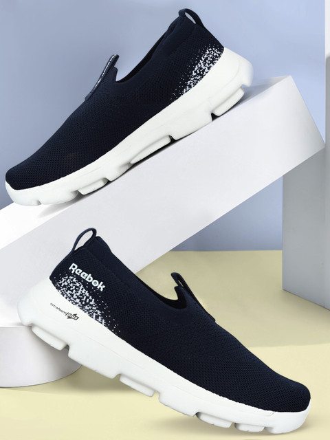 REEBOK WALK EXPLORE DALEY Running Shoes For Men