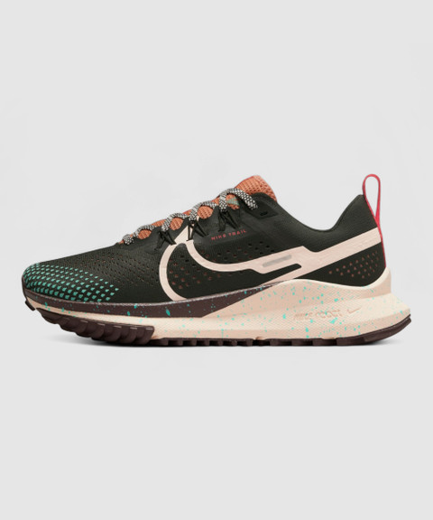 trail running shoes nike womens