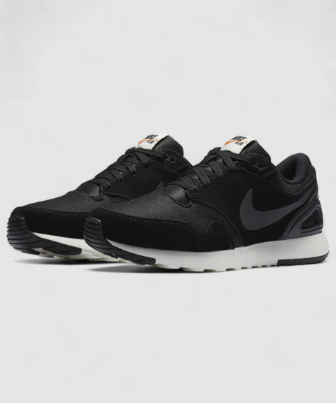 nike men black solid air vibenna sneakers