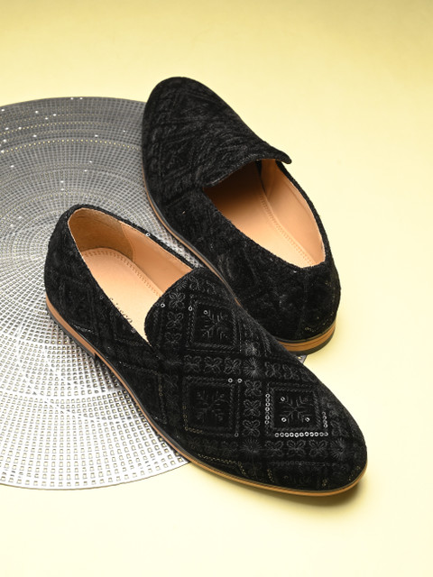 SAN FRISSCO Men Black Velvet Causal Ethnic Embroidered Slip On
