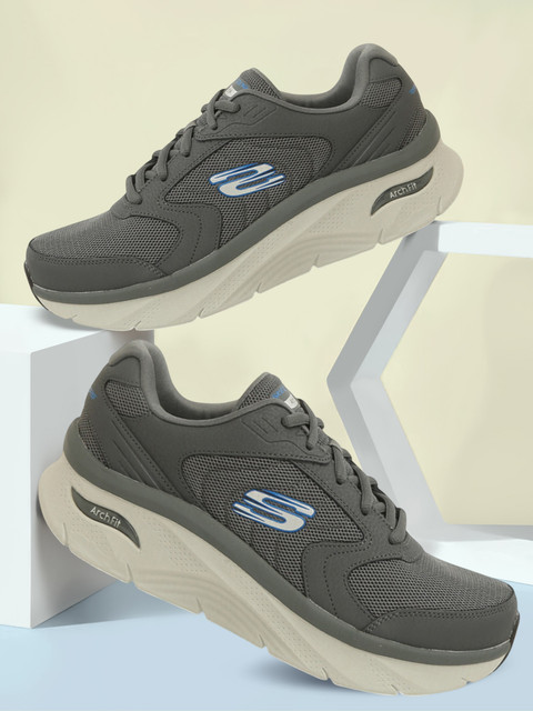 Skechers ARCH FIT D'LUX JUNCTION Casuals For Men - Main Image