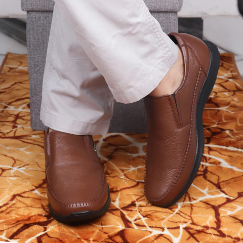 RED CHIEF Genuine Leather Formal Slip-On Shoes for Men Tan RC3836