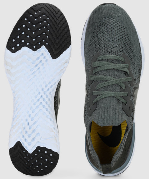 nike running epic react flyknit trainers in grey and black