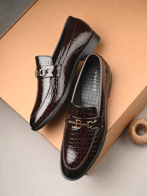 INVICTUS Men Brown Formal Patent Slip On Textured Loafers Shoes