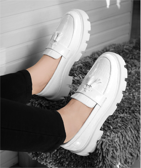 BXXY Men's New Fashionable White Casual Loafers And Moccasion Tassle Shoes  Loafers For Men