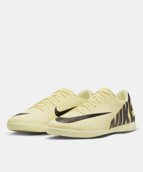 NIKE VAPOR 15 CLUB IC Football Shoes For Men - Buy NIKE VAPOR 15