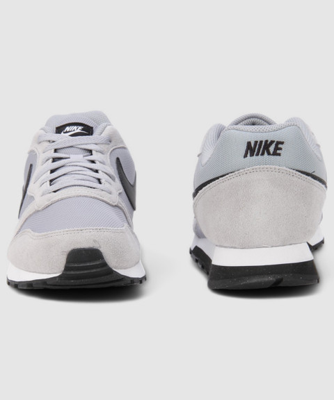 nike md runner 2 wolf grey white black