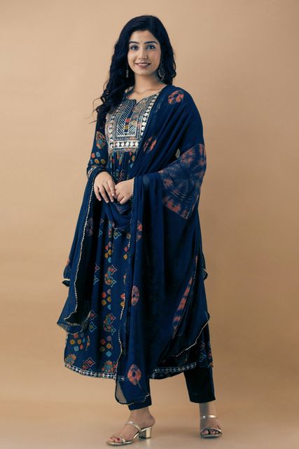 Ewedoos Women Viscose Rayon Kurta Pant Dupatta Set - Image 8