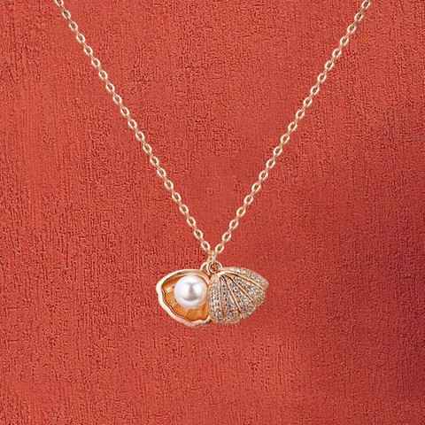 glowzi Glowzi Stainless Steel RoseGold Oyster Pearl Necklac Crystal  Gold-plated Plated Stainless Steel Necklace