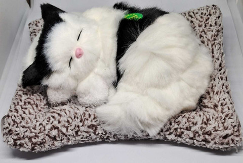 DSS Sleeping White Cat With Cat Sound For Your Car Decorative