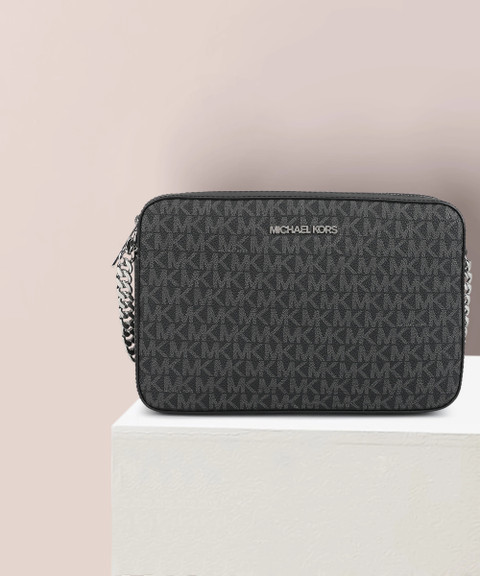 MICHAEL KORS Black Sling Bag JET SET ITEM