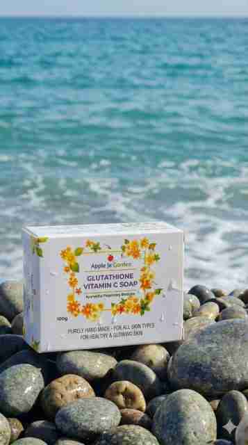 APPLE JE GARDEN Glutathione Vitamin C Soap - 100g