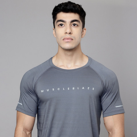 MUSCLEBLAZE Solid Men Round Neck Grey T-Shirt