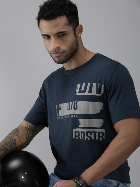 Roadster Graphic Print, Typography Men Round Neck Navy Blue T