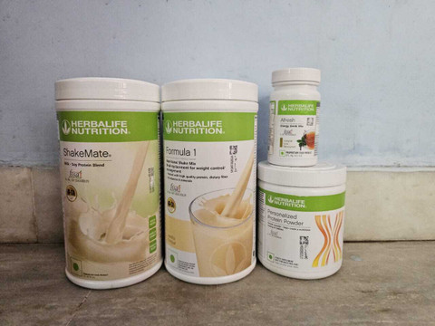 HERBALIFE WEIGHT LOSS COMBO ( VANILLA SHAKE,PROTEIN 200GM AFRESH
