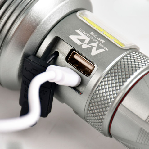 MZ M978 (RECHARGEABLE METAL LED TORCH) Zoomable 250W Power