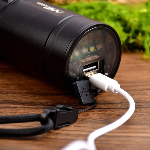 MZ M989 (ZOOMABLE METAL TORCH)3 Modes Flashlight, Super Bright