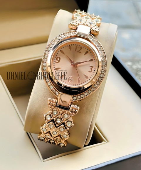 HC HARMI CREATIVE Trendy Women Watches, Stylish Women Analog watch