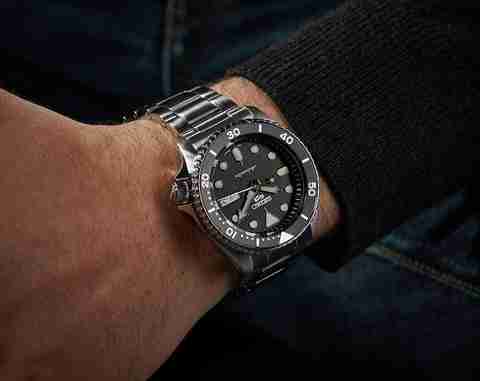 Seiko Men's Wrist Watch SRPD55K1 Analog Watch For Men