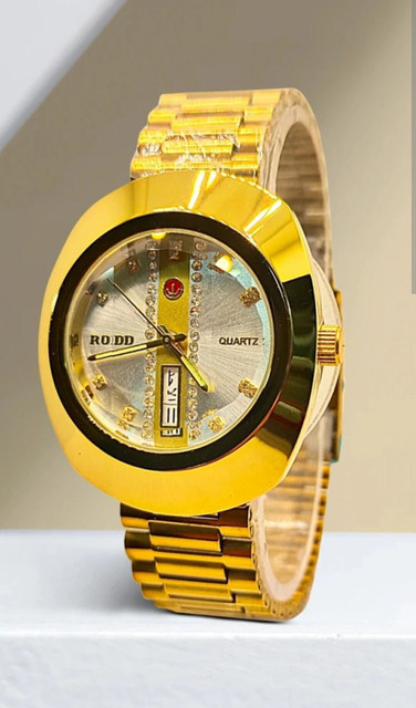 Glowme RADO GLOWME Diastar Analogue Men's Watch (Gold Dial Colored