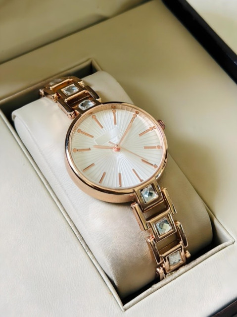 NITYA WHITE Stylish Branded strap Watch for Girls or Women Watches