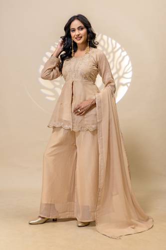 ROSHANIFASHION Embroidered, Embellished Kurta, Palazzo & Dupatta Set