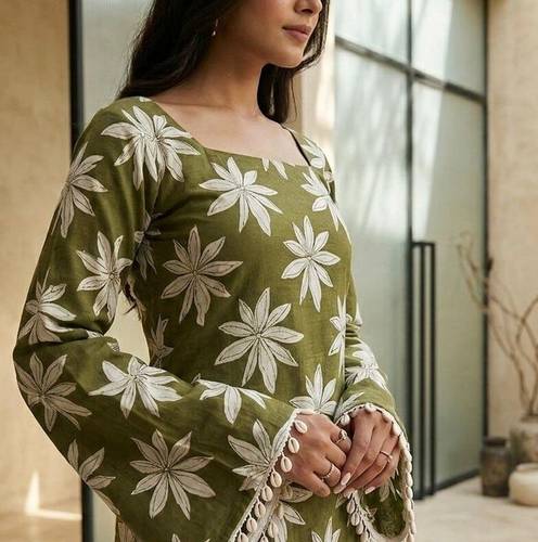 Andheriyas Casual Regular Sleeves Printed Women Green Top
