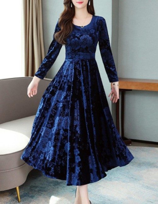 File:Blue Crushed Velvet Dress with Polka Dot Tights and Ankle