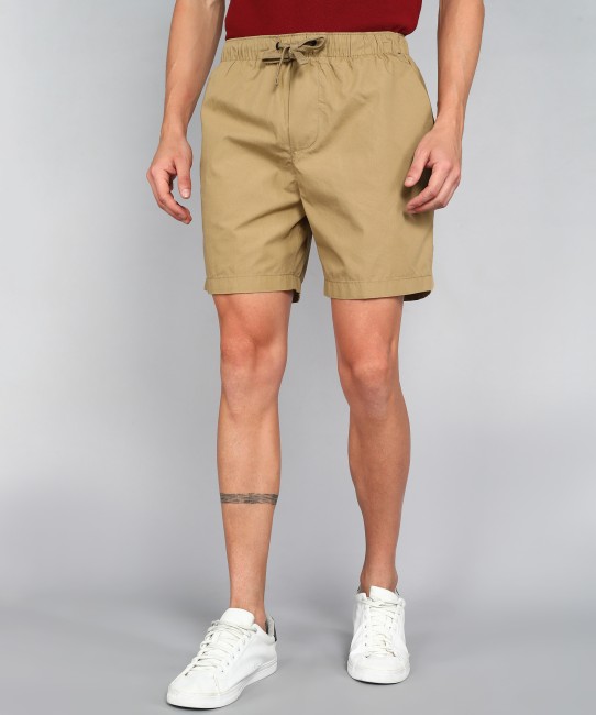 What color shirt goes well with khaki shorts  Quora