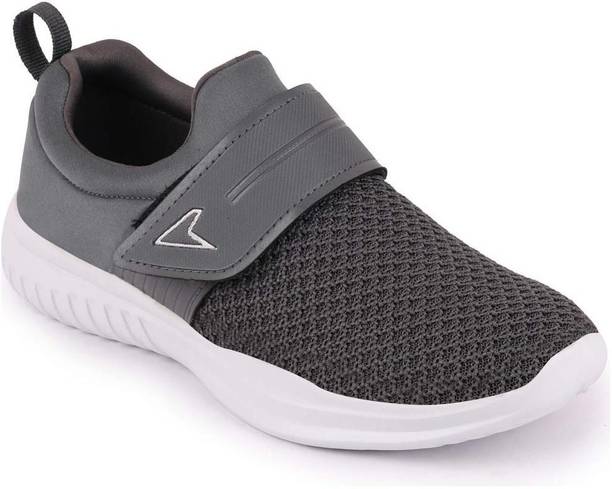 bata sports shoes price