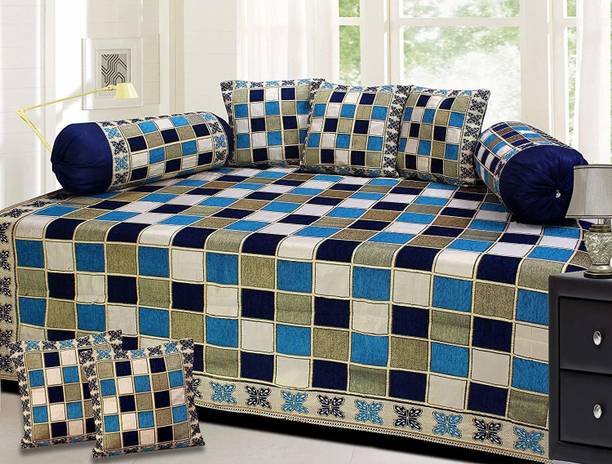 Shivkirpa Velvet Geometric Diwan Set