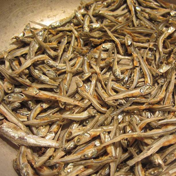 KOO Retails Dry Fish Anchovies Small Size (250 Grams) Clean 250 g
