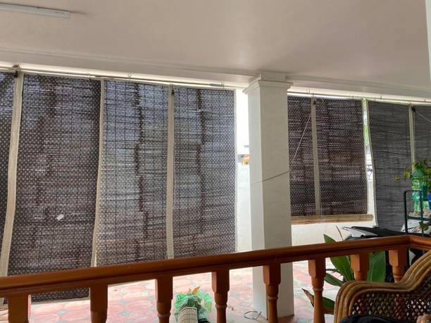TCLPVC Roller Blind Cord Drawn On Ceiling
