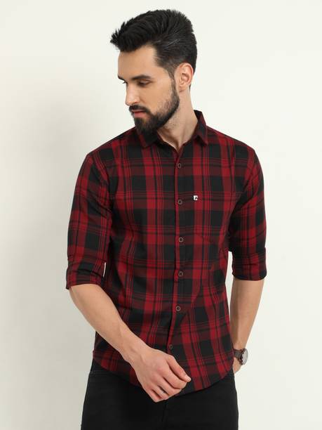 Men Regular Fit Checkered Cut Away Collar Casual Shirt