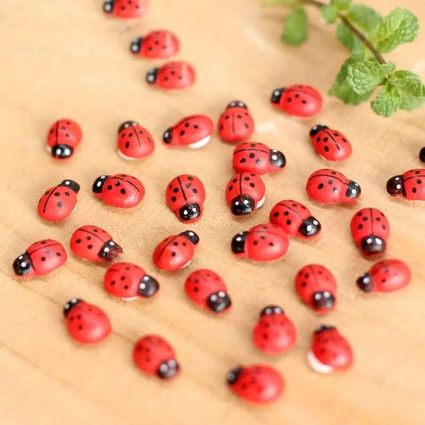 Chocozone Pack of 100 Beetle Miniatures Fairy Landscape Decor Indoor Garden Decorations डेकोरेटिव शोपीस  -  0.5 cm