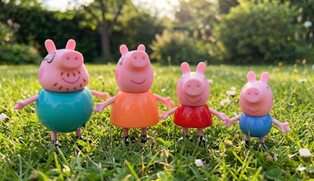 BISOKE Peppa Pig Family Members 4 Pcs Doll Set Pretend Play Toy