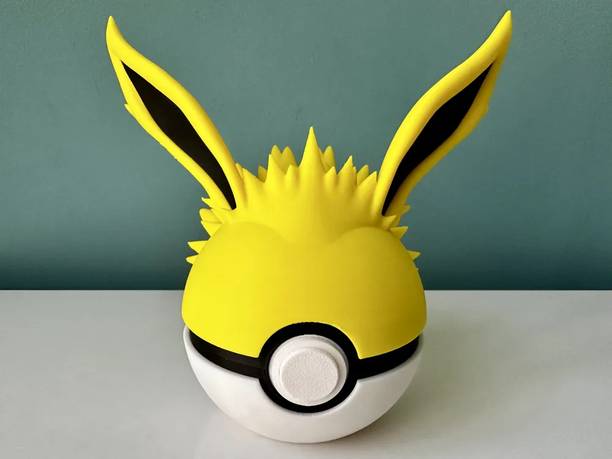 Yup That 3D Guy Jolteon Pokeball-It Opens (3D printed and hand painted)