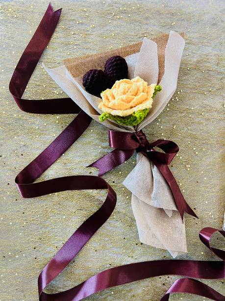 जीवान Crochet Rose & Heart Bouquet पीला गुलाब का फूल नक़ली फूल
