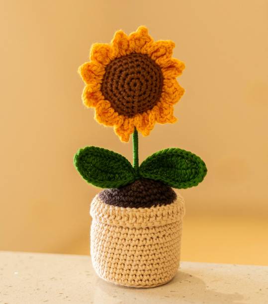 mlu Handmade Crochet Sunflower Plant with Pot, Yellow Flower with Green Leaves Yellow Sunflower Artificial Flower  with Pot